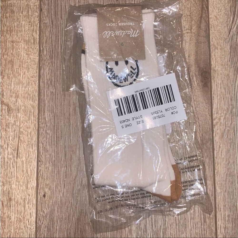 New - Madewell Happy Face Socks - Picture 2 of 2